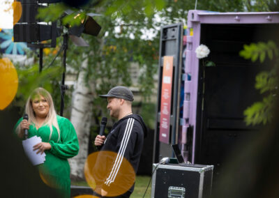 kuvassa asta salomaa ja rap-artisti stepa