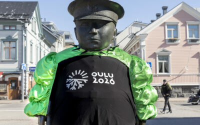 Oulun Toripolliisi kannustaa Käärijää