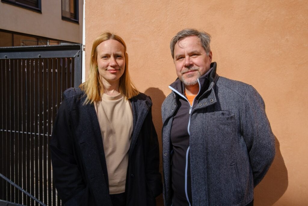 Kuvassa Tellervo Kalleinen ja Oliver Kochta-Kalleinen.
