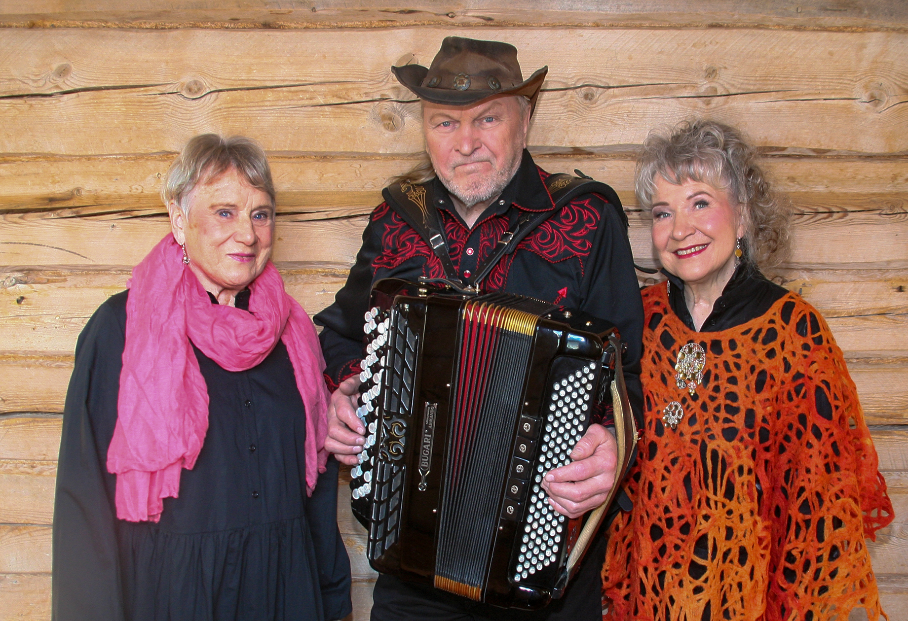 Artists: Tarja Ylitalo, Tuomo Ylitalo, Riitta Tirri Performance: Northern Lights Route 21 Photo: Milja-Inkeri Puolakka