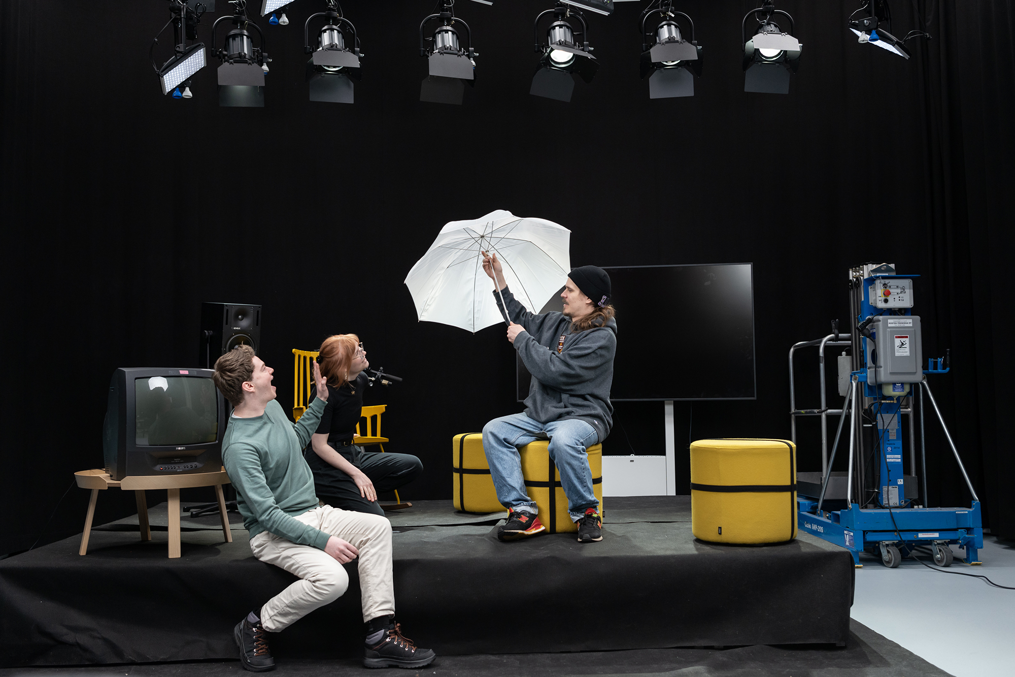 Students of Oulu University of Applied Sciences in Oamk’s cultural sector studio facilities. Photo: Design Inspis / Oamk