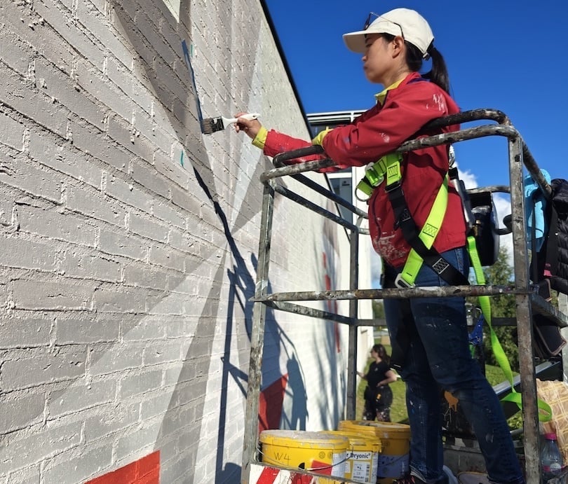 Momo Yoshino is creating her artwork in Toppila. Photo: Upeart