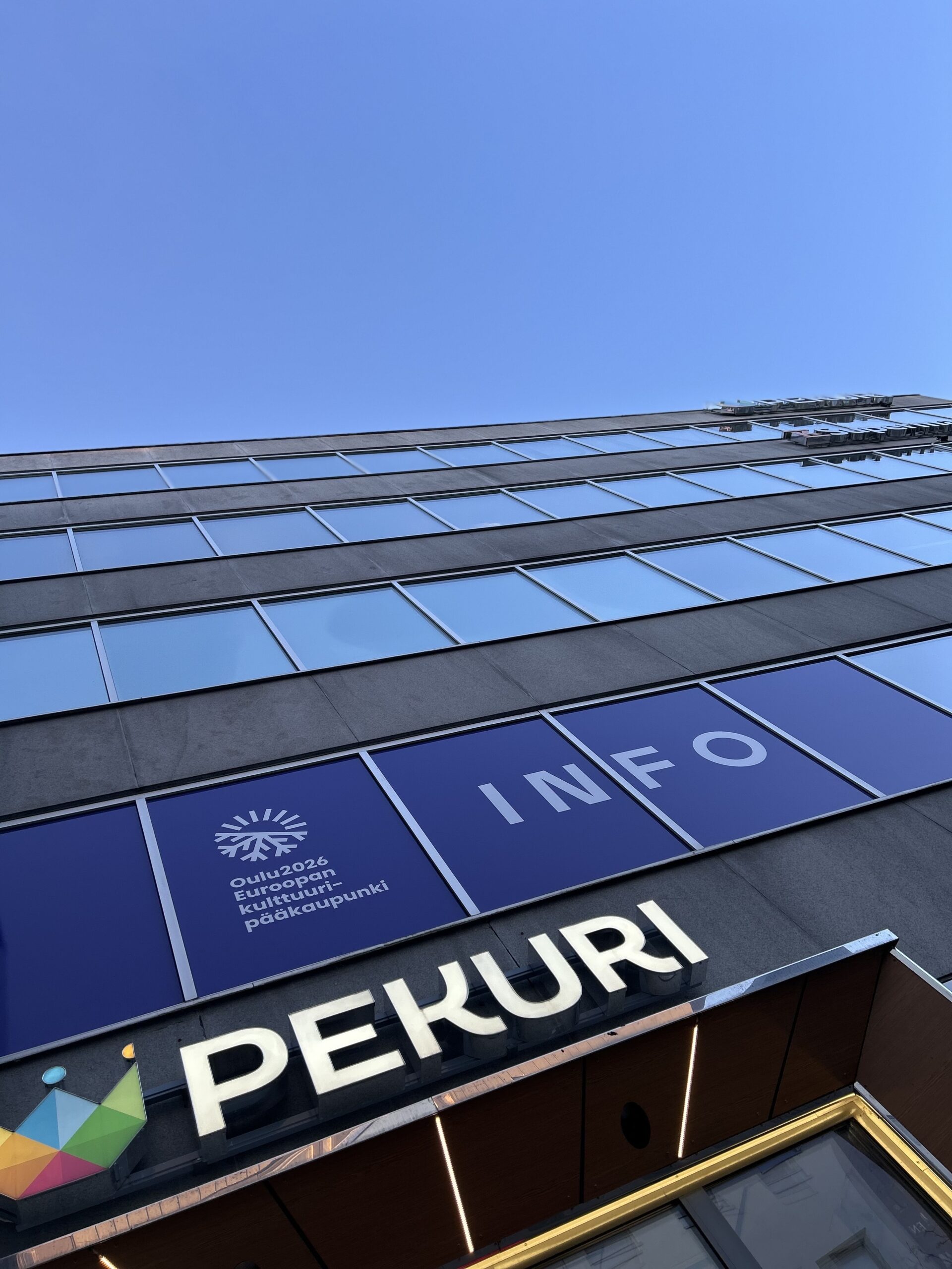 kuvassa pekurin rakennus