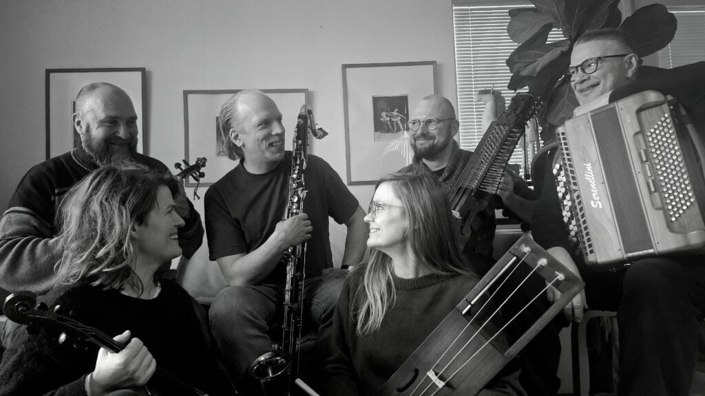 Gro Raattama, Johanna-Adele Jüssi, Osmo Hakosalo, Nikolai Äystö, Jani Suvanto ja Jouko Pääkkönen. Kuva: Ilona Ruohomäki