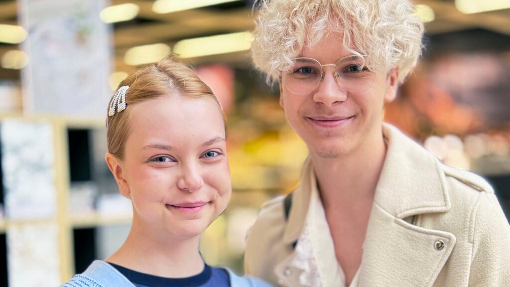 Oulu youths in a photo from the Hymyilevä Oulu 26 photography project. Photo: Kristian Kaarna.