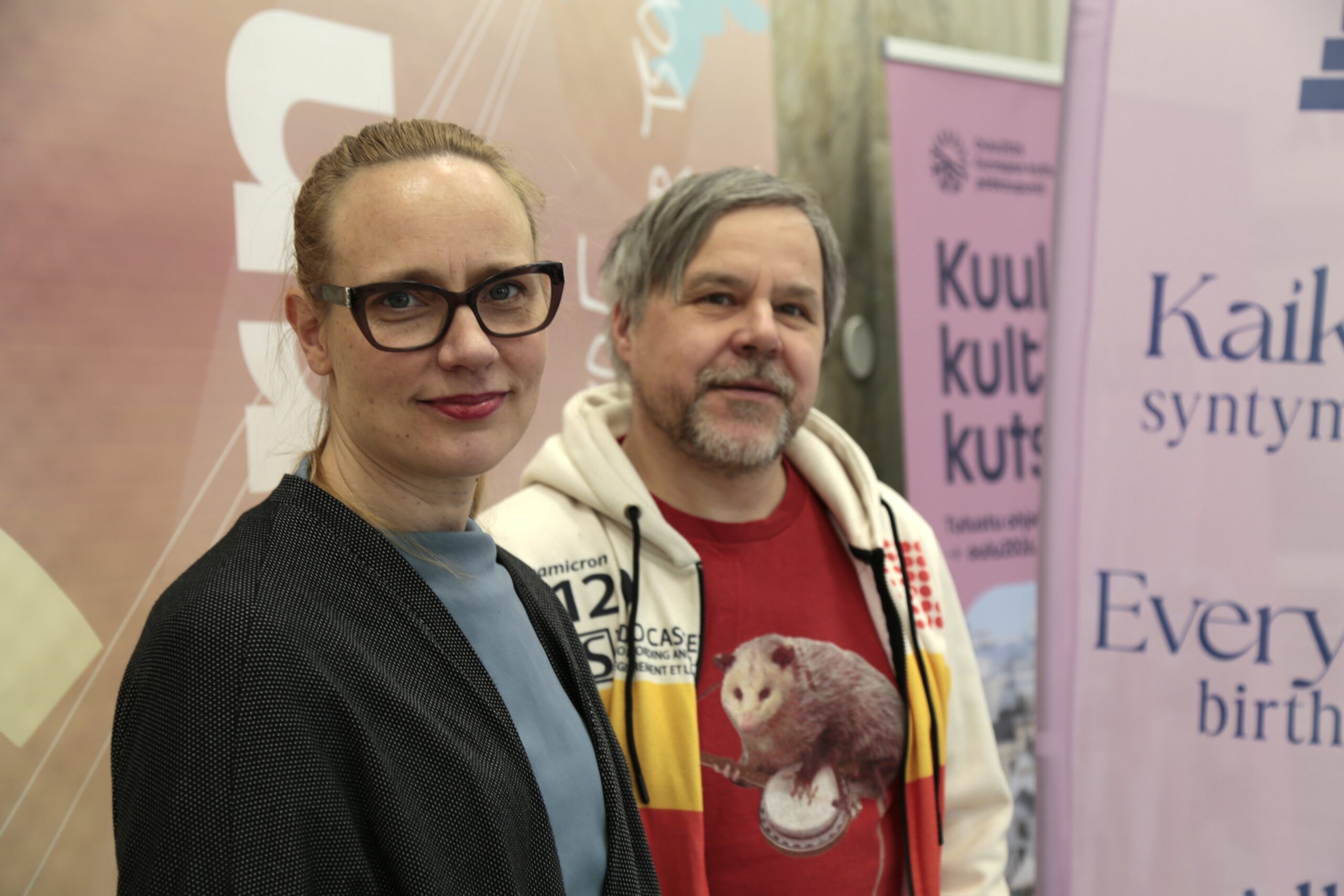 Tellervo Kalleinen ja Oliver Kochta-Kalleinen. Kuva: Jari Hannuniemi / Aineen taidemuseo.