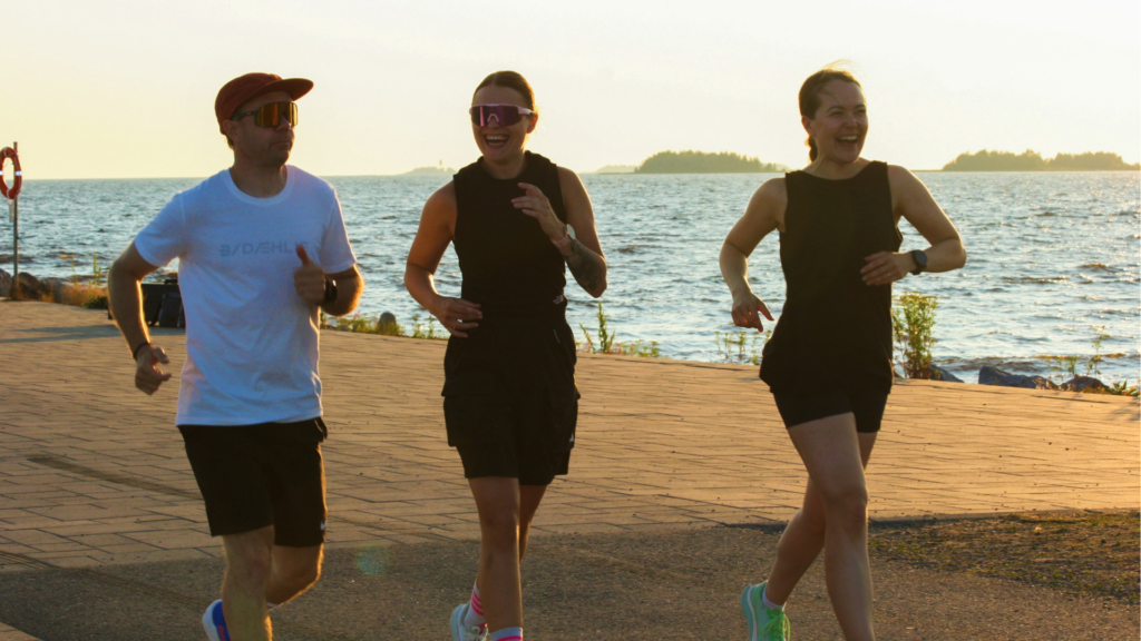 Ihmisiä juoksemassa Nallikarissa / Kuva: Northern Endurance Events Oy