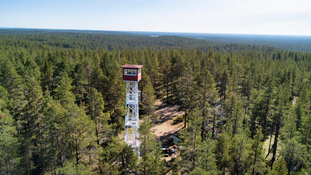 Kuvaaja Harri Tarvainen. Pookivaaran nökötorni Rokuan kansallispuistossa