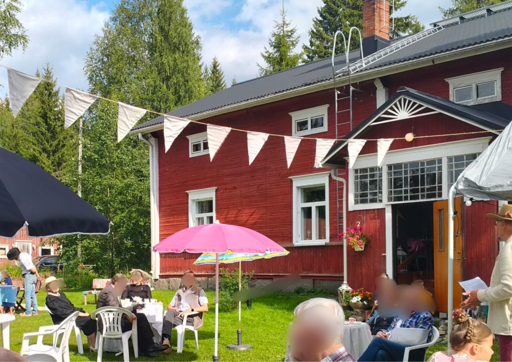 Viime vuonna vietettiin Kruunulehdon 200-vuotisjuhlaa. Nyt juhlat jatkuvat taidefestareiden muodossa.