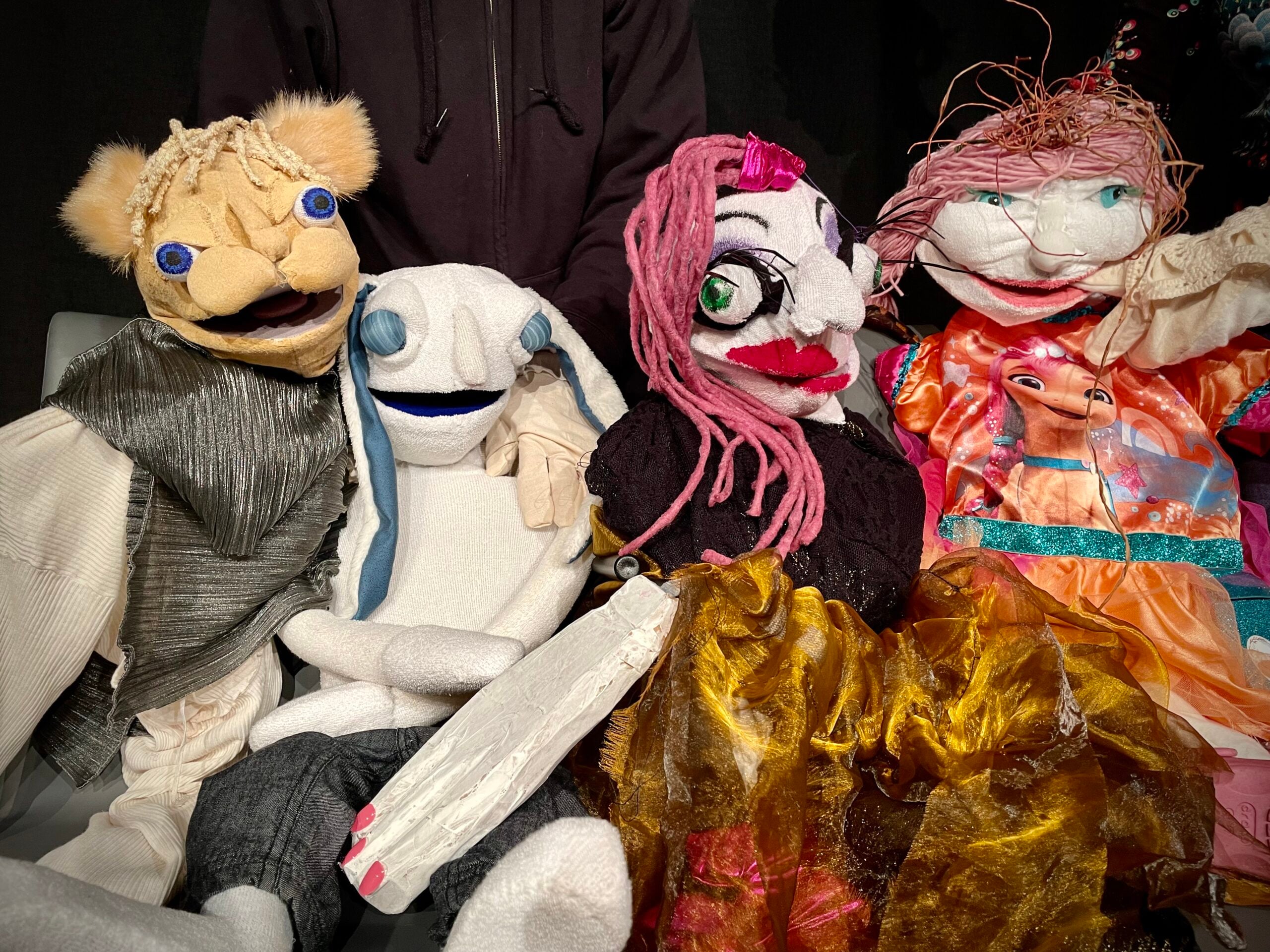 Voice the Taboo -projektissa syntyneet Muppet-hahmot ovat oululaisten osallistujien itse rakentamia. Hahmot syntyivät yhdessä nukketeatteritaiteilijoiden Anu Arango-Enqvistin ja Tua Hautamäen kanssa. (Kuva: Anu Arango Enqvist)
